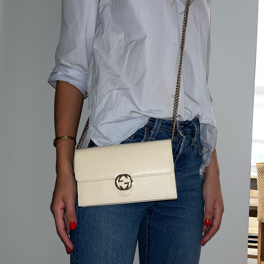 Gucci Interlocking Wallet on Chain Crossbody Bag/ white / offwhite